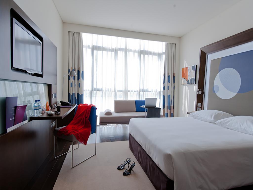 Novotel Abu Dhabi Gate Екстериор снимка