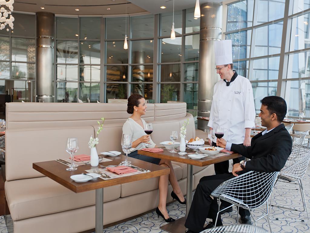 Novotel Abu Dhabi Gate Екстериор снимка